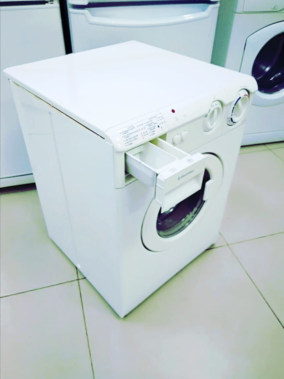 Стиральная машина ELECTROLUX (ШВЕЦИЯ) модель EW-870C (малютка)